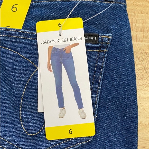 Calvin Klein NWT Women’s high rise skinny straight leg jeans - Picture 2 of 3